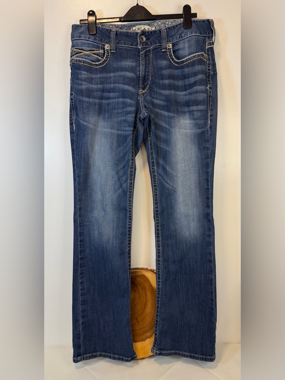 ARIAT R.E.A.L. Mid Rise Stretch Entwined Boot Cut Jeans Women’s‎ 34 x 32 inches